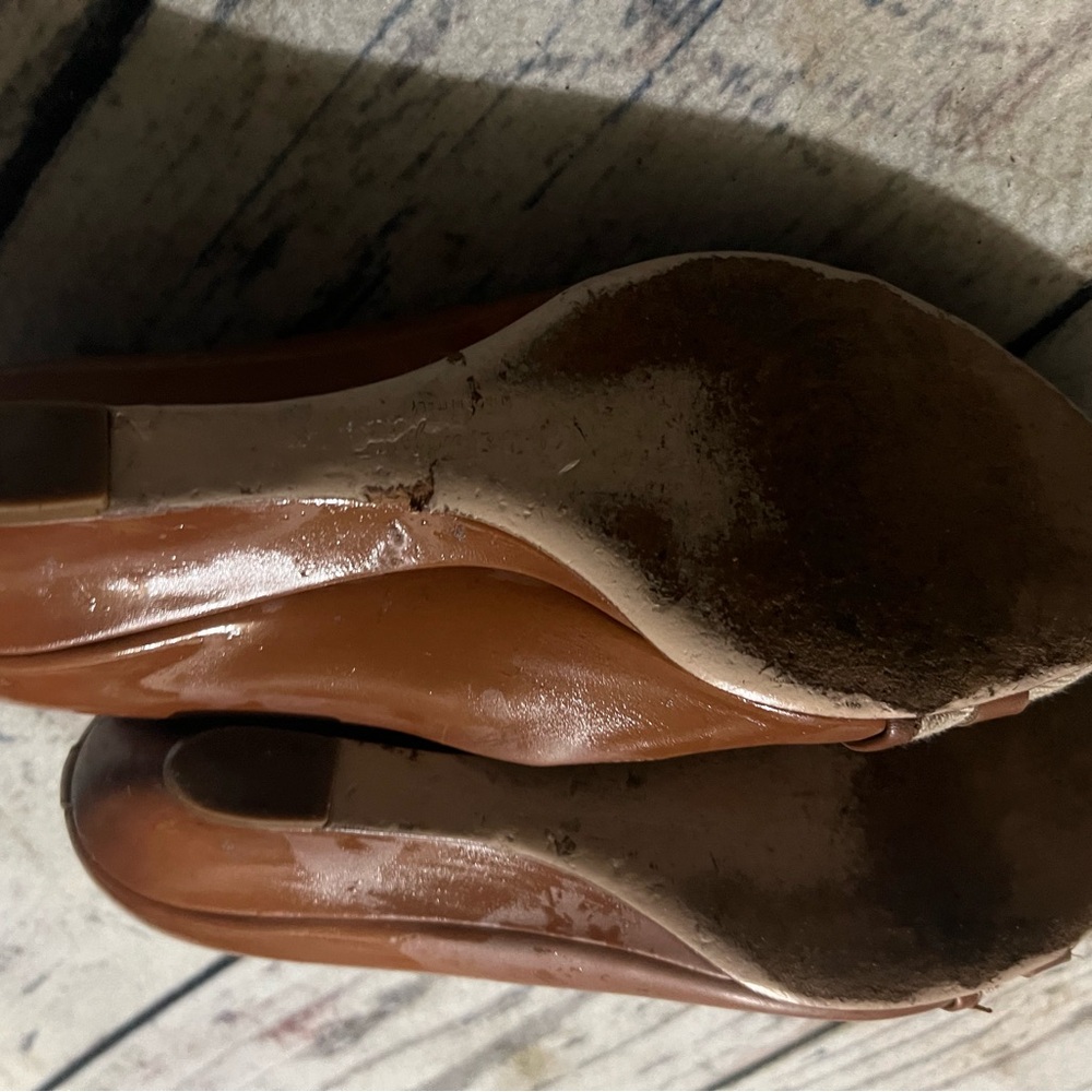 Salvatore Ferragamo Brown and Cream Flats with Gold Accents - Picture 9 of 11
